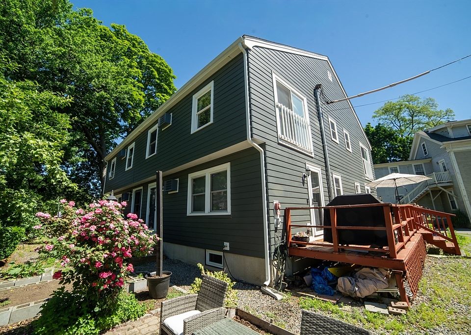 1st image of 394 Essex St APT 3
