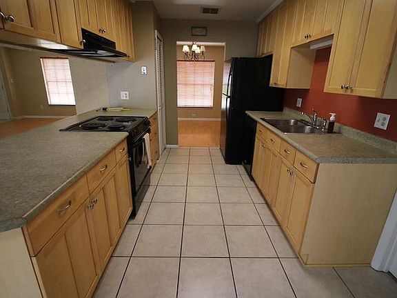 3rd image of 5312 Hillside Dr