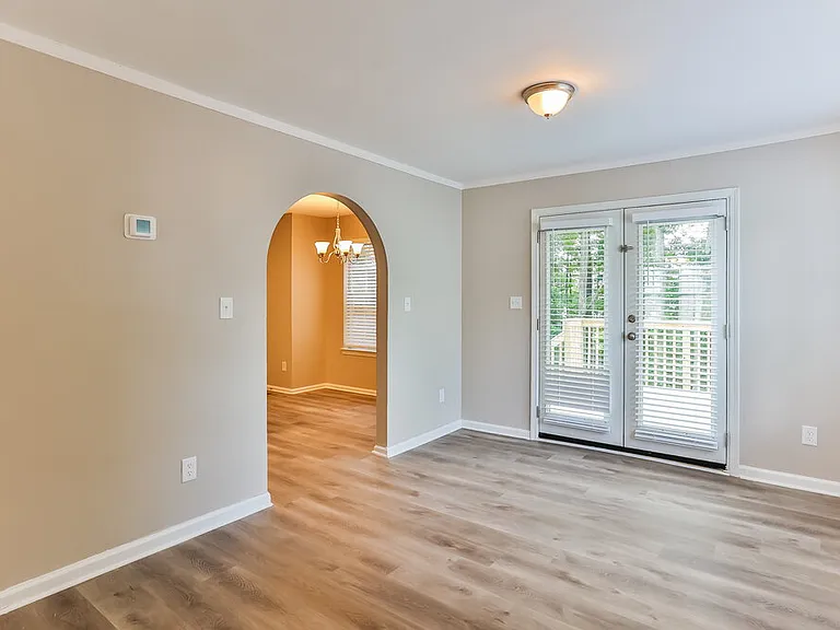 7317 Essex Dr — Photo 8