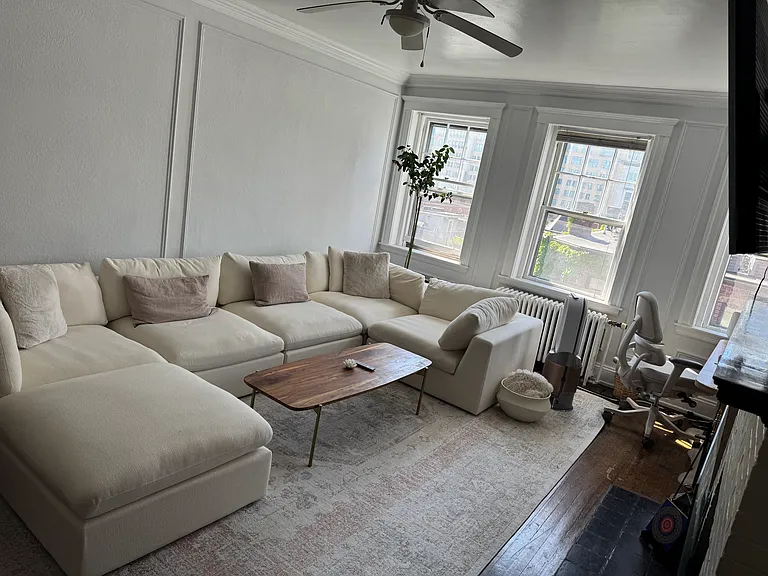 250 Commonwealth Ave — Photo 1