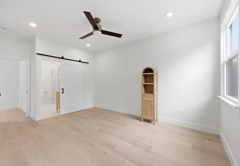 830-834 Oak St #830 OAK STREET — Photo 11
