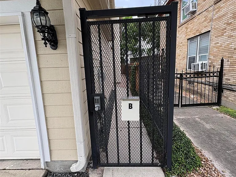 2209 Alabama St #B — Photo 3
