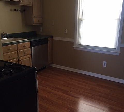 3rd image of 1413 Ferris Ave