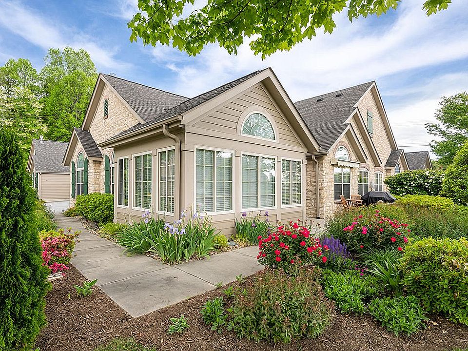 1st image of 34 Summerfield Pl