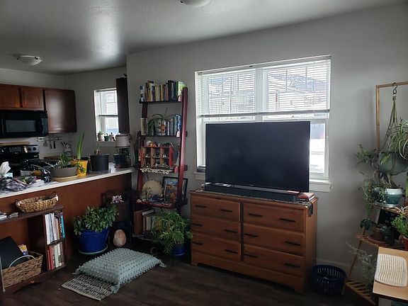 5th image of 2210 Bow St #Stapt103