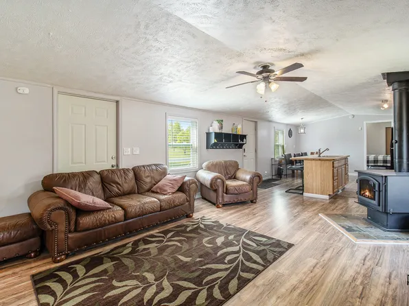 10484 W 34 1/2 Rd, Harrietta, MI 49638