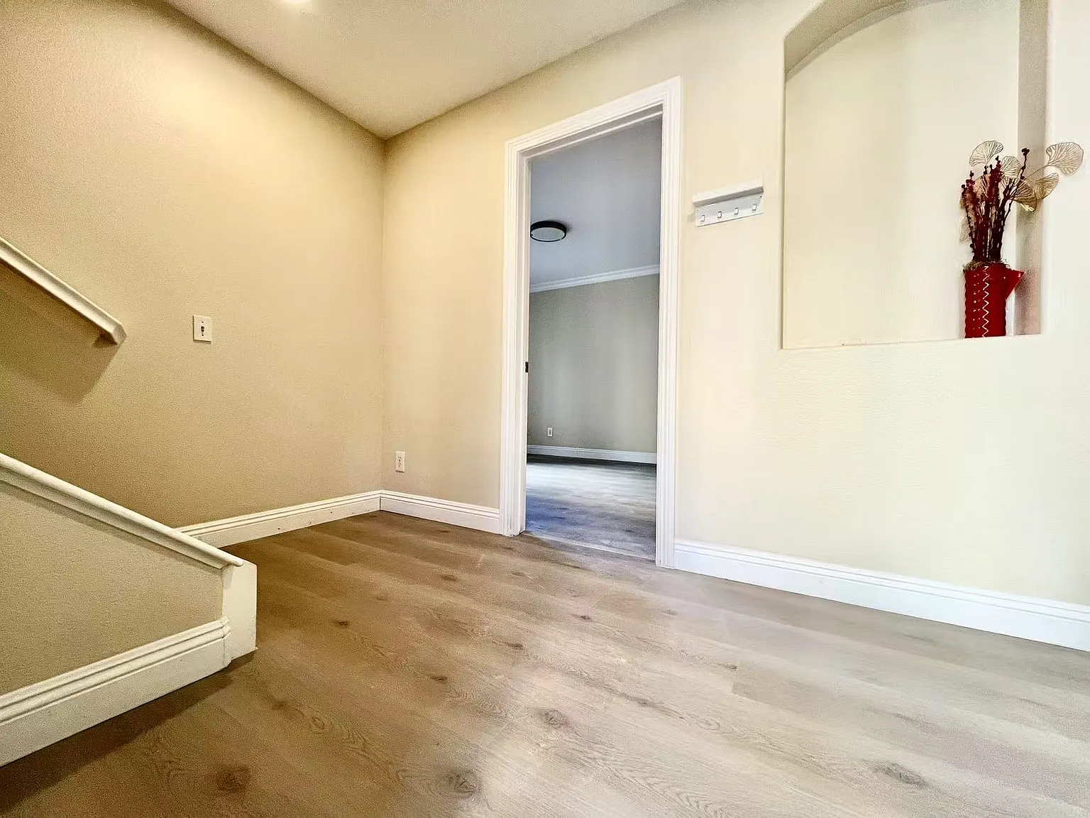 3 bed, 1750 sqft, $4,700 — Photo 2