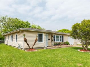 15 Lyncrest Dr, Galveston, TX 77550