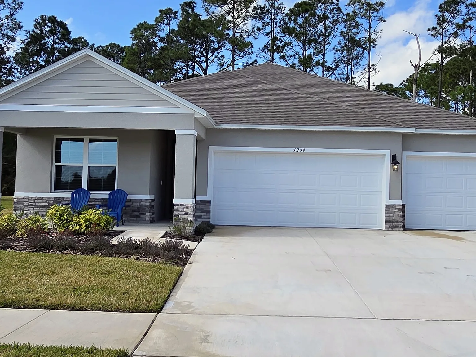 4 bed, 2020 sqft, $4,500 — Photo 1