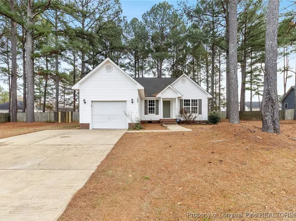 105 Deer Lodge Ct, Raeford, NC 28376