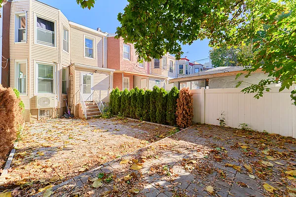 Rented by Owner | media 11