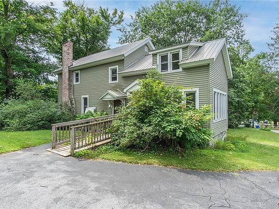 3rd image of 6523 Hilltop Rd