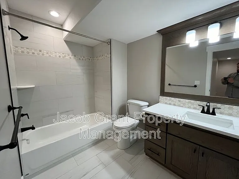 5694 Eaglewood Dr — Photo 11