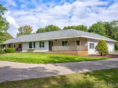 1067 W Lakewood Blvd, Holland, MI, 49424