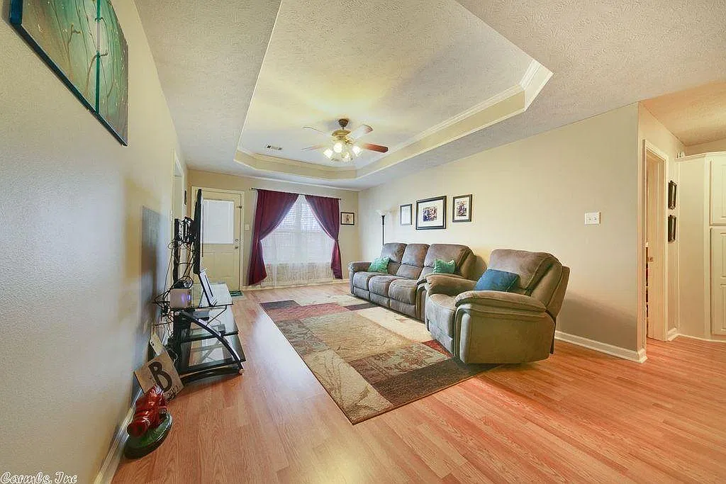 3 bed, 1200 sqft, $1,450 — Photo 3