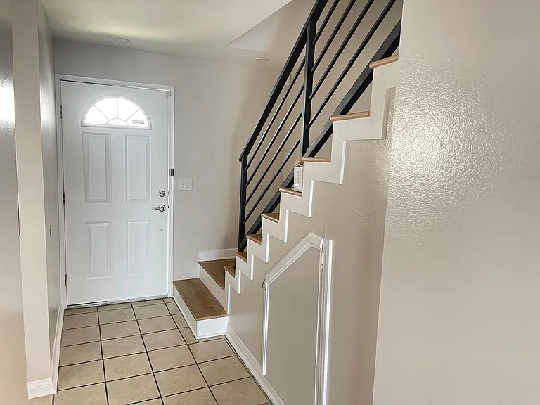 719 N Eucalyptus Ave #17A — Photo 5