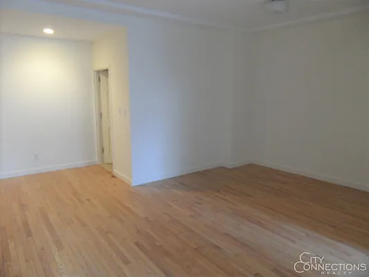 Rented by City Connections Realty | media 17