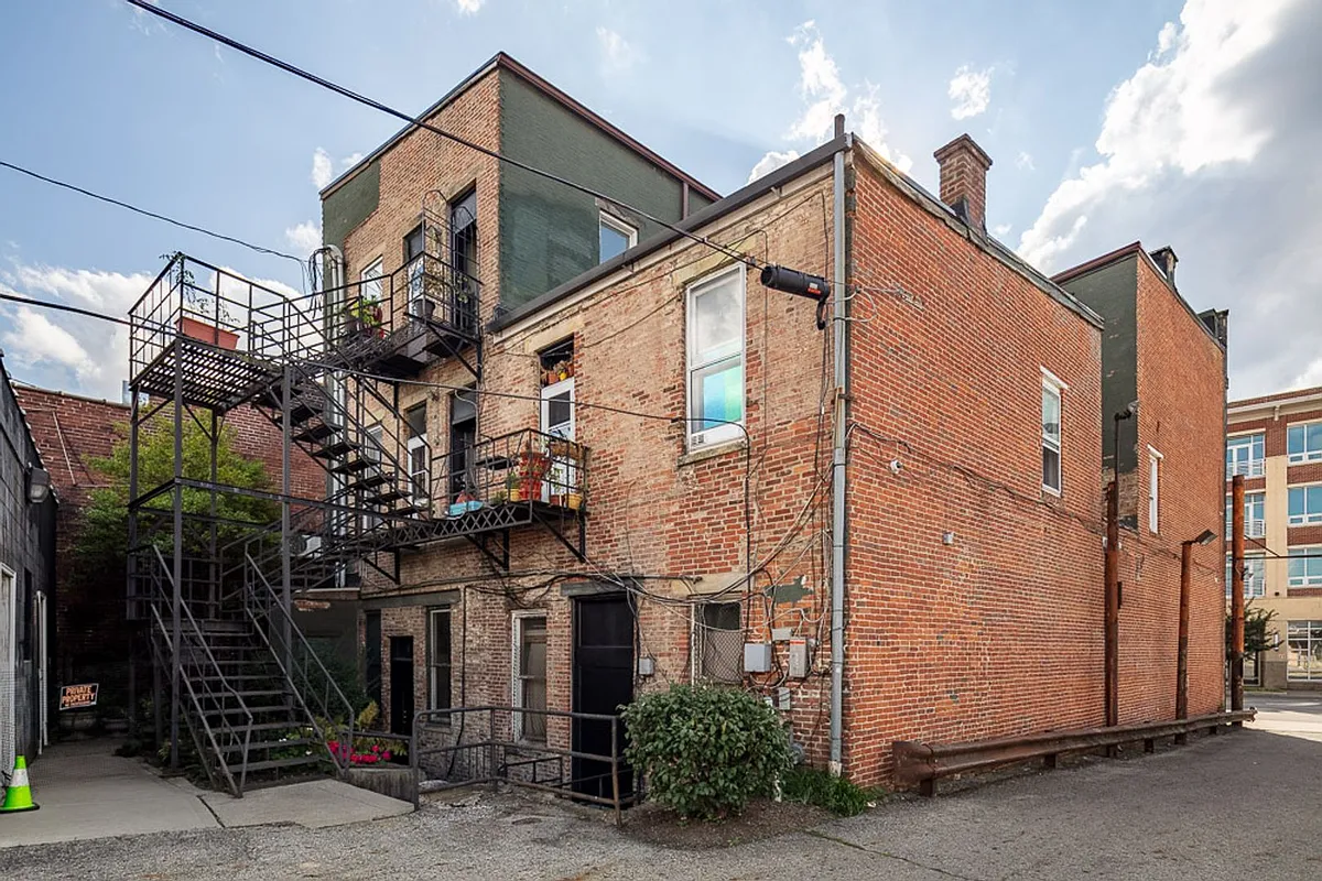 Building Photo - 1128-1130 N. High St.