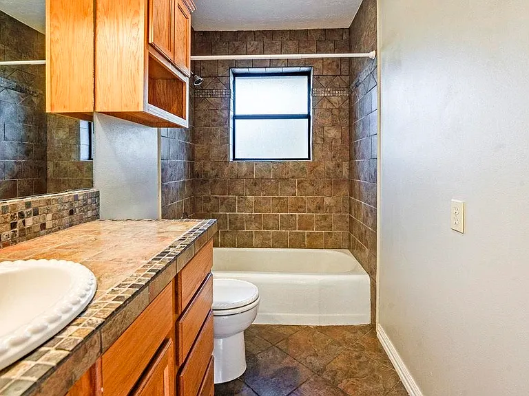 9438 FM 777 — Photo 13
