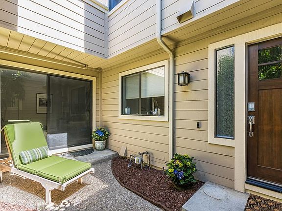 3rd image of 106 Baintree Pl