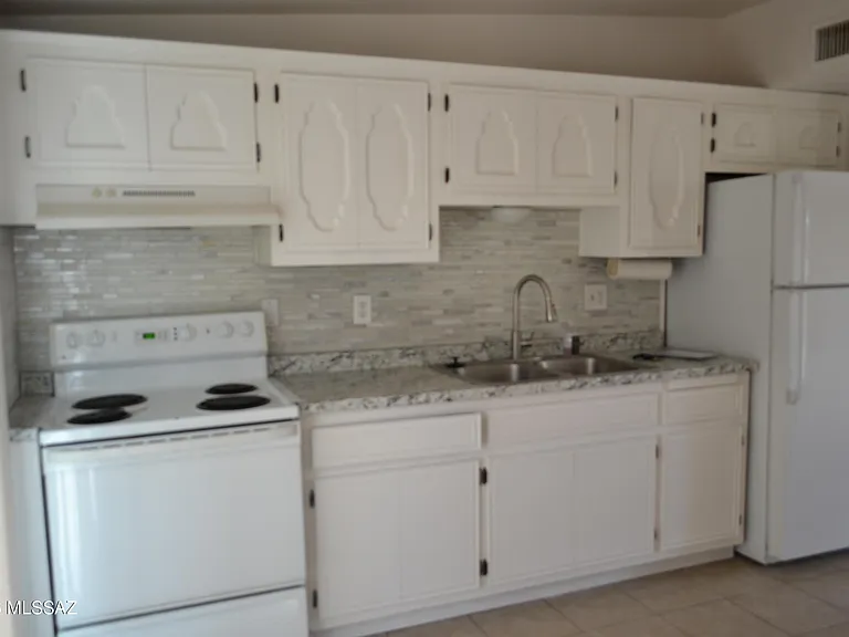 3865 E Glenn St — Photo 8