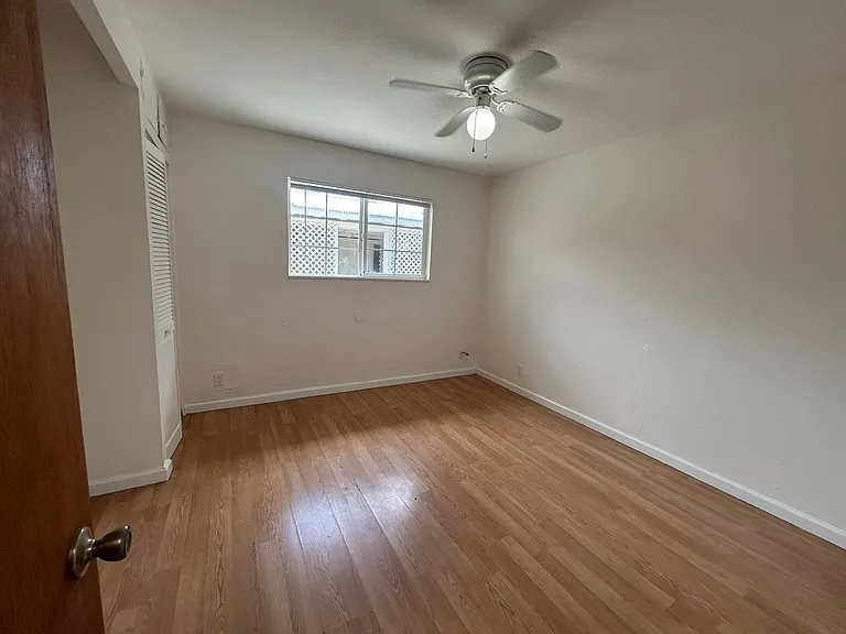 1430 Linwood Dr — Photo 15