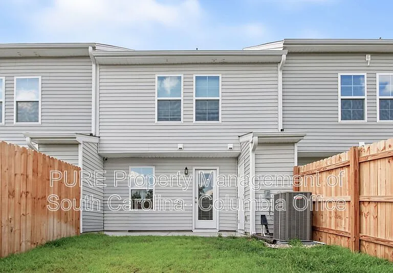 1052 Astoria Dr — Photo 14