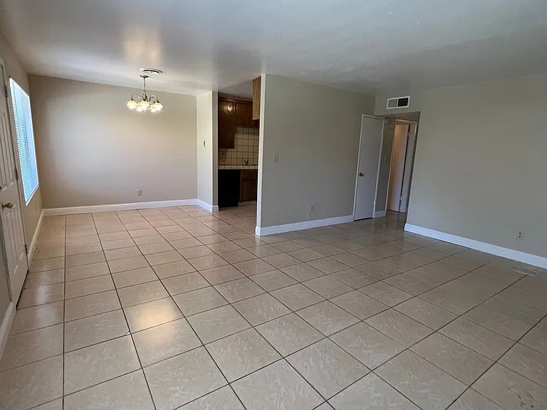 N Laurelglen Blvd 7612 — Photo 33