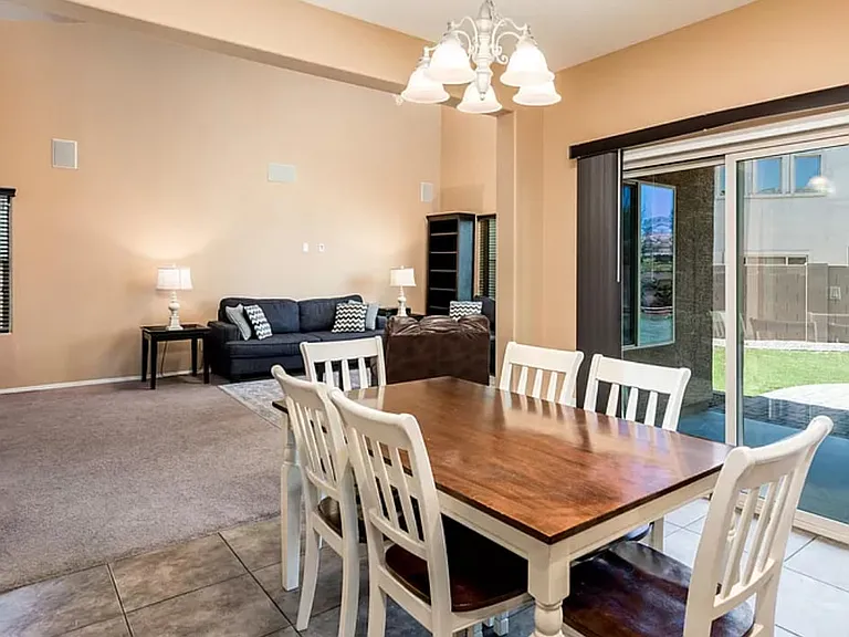 8904 S 58th Dr — Photo 5