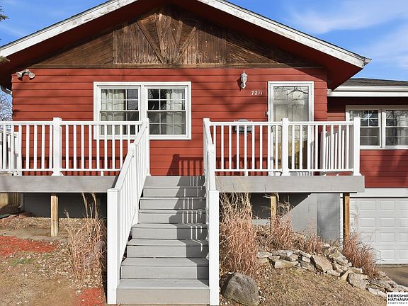 3rd image of 7211 Park Crest Dr
