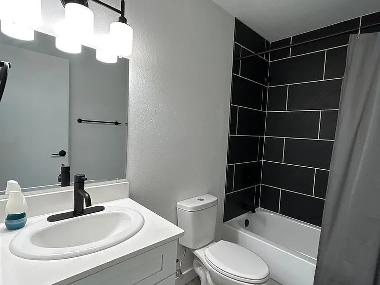 5017 Birchwood Ln — Photo 13