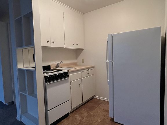 4th image of 5926 Fauntleroy Way SW #5
