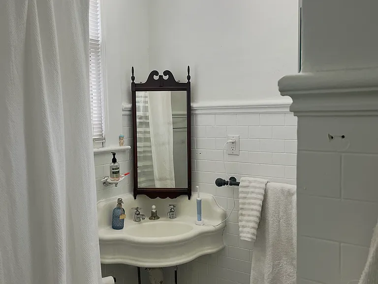 717 W Huron St #3 — Photo 4