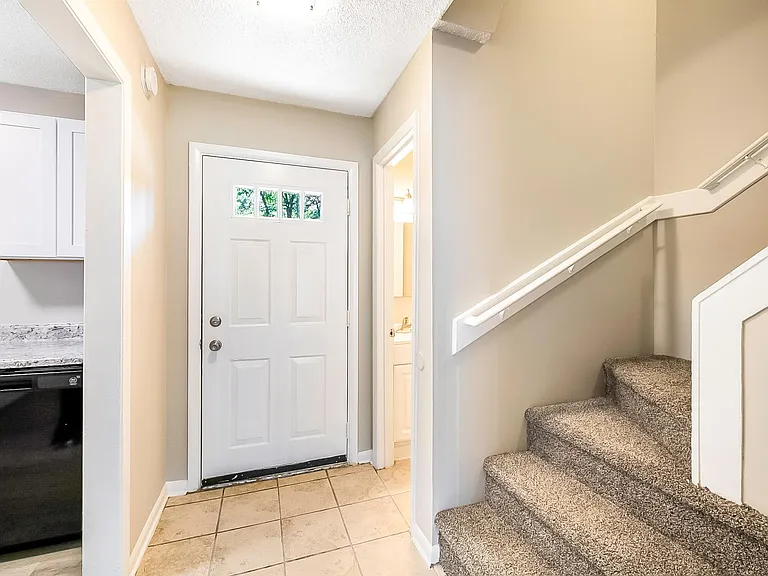Pine Ridge Apartments — Photo 10