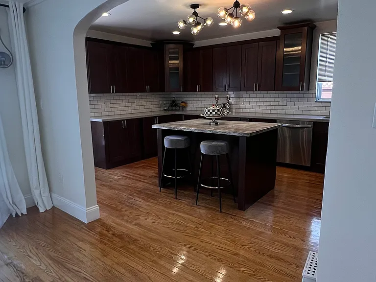 635 Arden Ave — Photo 8