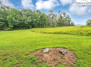 3 Greenview Dr, Laurel Springs, NC 28644