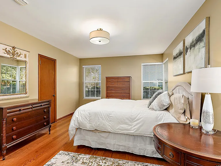4428 Worth Dr W — Photo 13