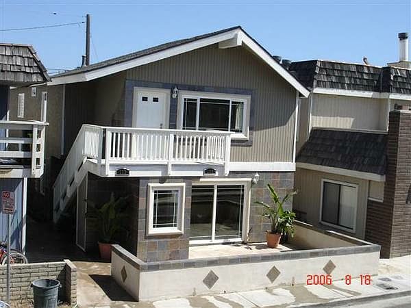 1st image of 208 Colton St #A