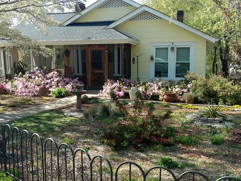 Great in town Clarkesville