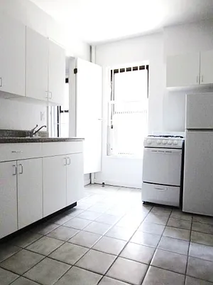 Rented by City Connections Realty | media 27