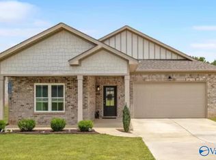 223 Hope Ridge Dr, New Hope, AL 35760