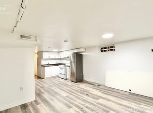 172 Coxwell Ave #4, Toronto, ON M4L3B2