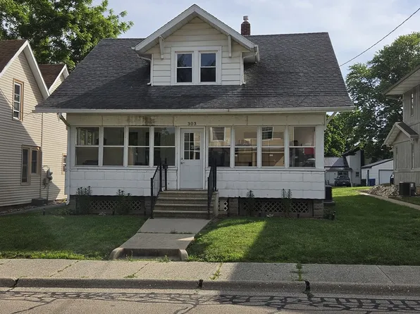 303 12th Ave, Sterling, IL 61081