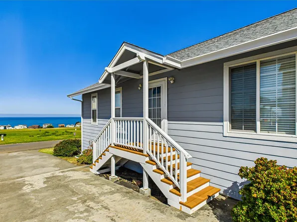 134 Sea View Rd, Whitethorn, CA 95589