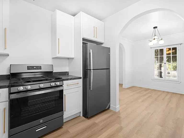 7414 Hollywood Blvd — Photo 29