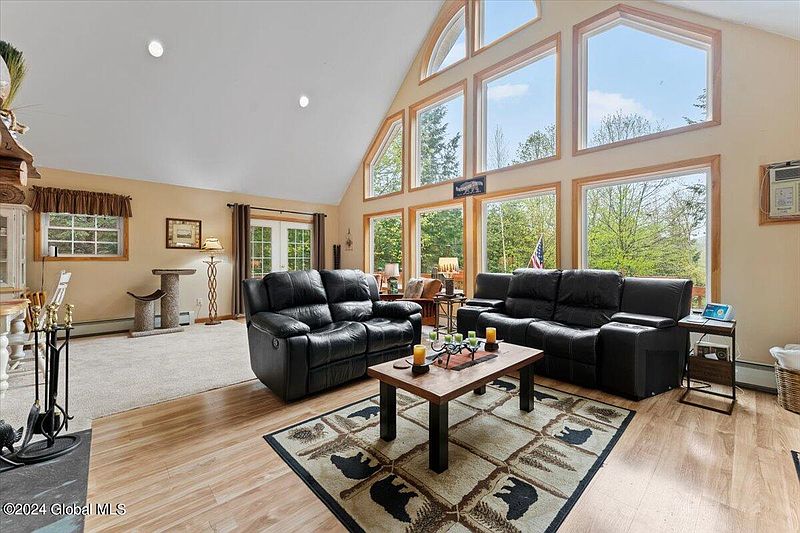 4th image of 118 Hubbell Drive