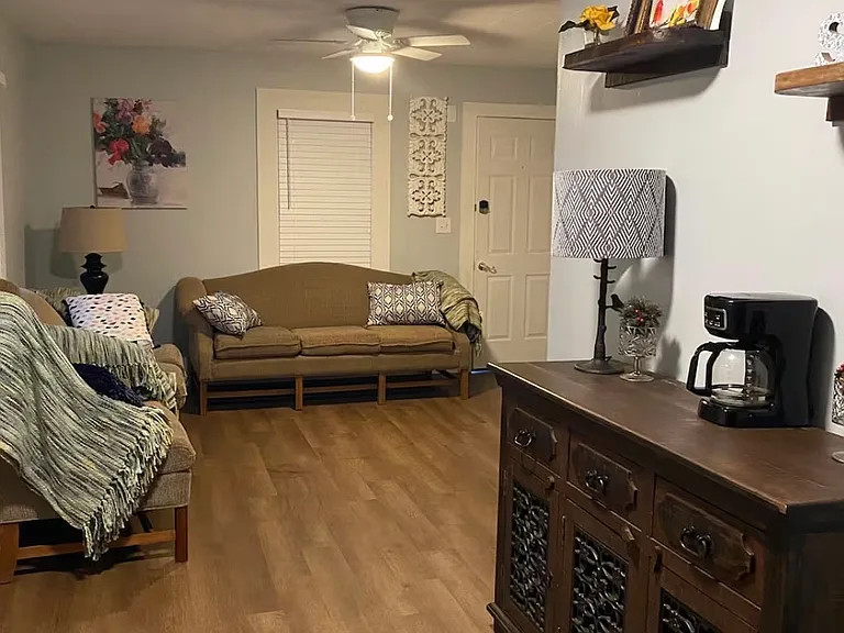 206 E Millpond St — Photo 17