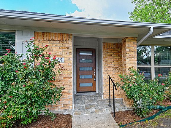 2nd image of 1605 Monterrey Dr