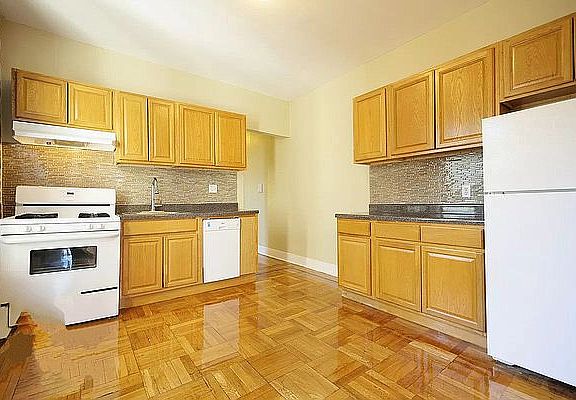 5th image of 552 Parkside Ave #3