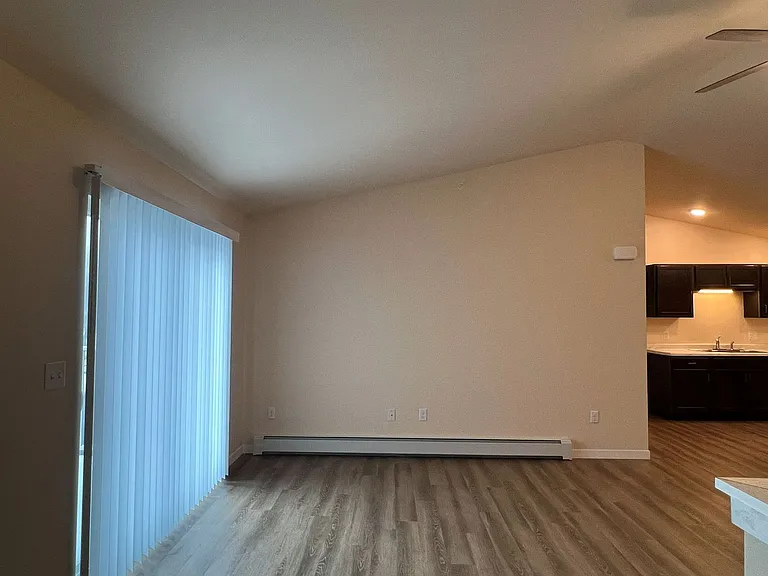 713 Caroline St — Photo 152
